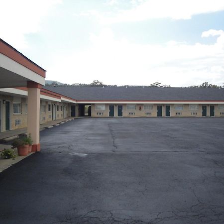 Poteau Inn Exterior foto